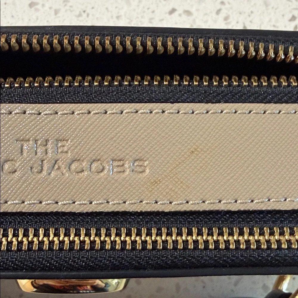 Marc Jacobs Snapshot Pink Colorblock Camera Crossbody Bag with Gold Accents - Picture 4 of 6